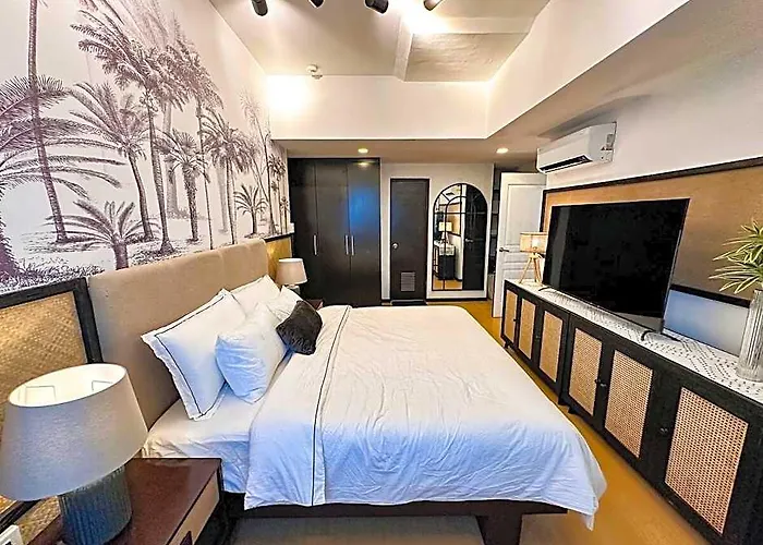 Tropical Oasis W/ View Of Bgc + 100mbps Wifi