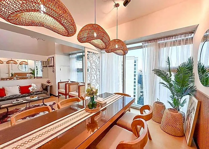 Hotel Tropical Oasis W/ View Of Bgc + 100mbps Wifi