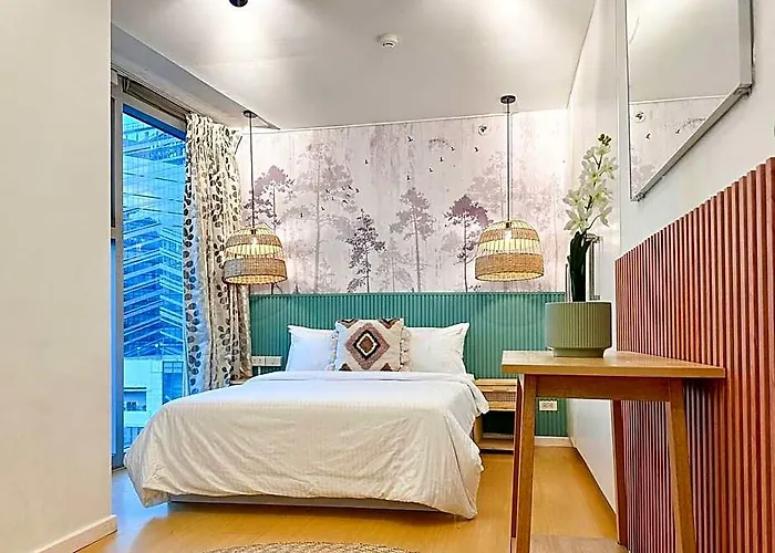 Hotel Tropical Oasis W/ View Of Bgc + 100mbps Wifi 4*
