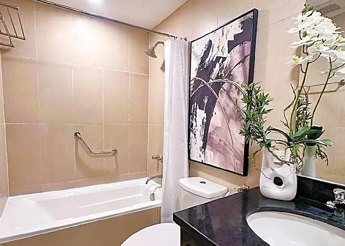Tropical Oasis W/ View Of Bgc + 100mbps Wifi Manila
