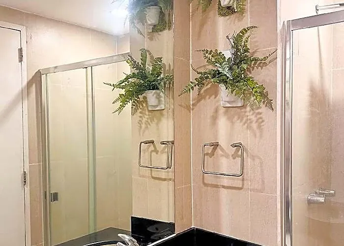 Hotel Tropical Oasis W/ View Of Bgc + 100mbps Wifi Manila