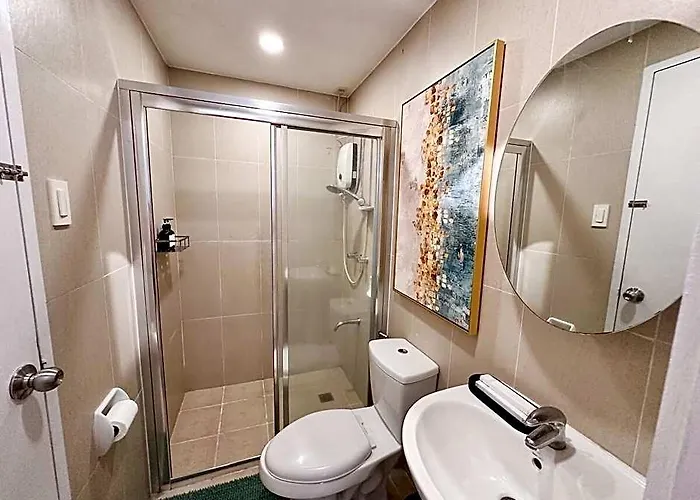 Tropical Oasis W/ View Of Bgc + 100mbps Wifi
